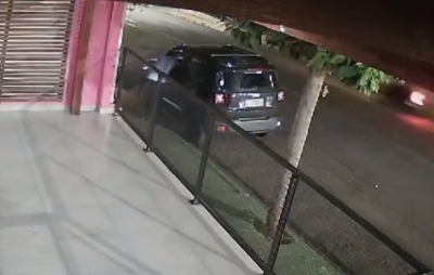 Furto de celular é registrado por câmera de segurança no centro de Ourinhos; vídeo 