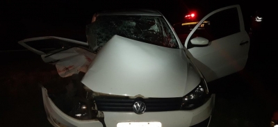 Idoso morre após bater carro em carreta na BR-153 na região 