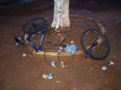 Câmera de segurança registra atropelamento de ciclista na região; motorista fugiu sem prestar socorro