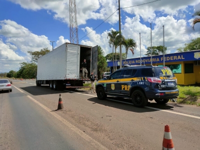PRF apreende em Ourinhos carga de cigarros contrabandeados avaliada em cerca de R$ 1,25 milhão