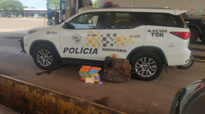 Homem é preso por tráfico de drogas com família no veículo em Santa Cruz do Rio Pardo