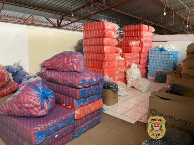 Polícia Civil apreende produtos em indústria clandestina de fabricação de cosméticos na região