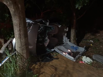 Três pessoas, entre elas uma criança, ficam feridas após carro capotar em rodovia na região