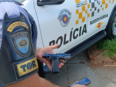 Polícia Militar Rodoviária prende indivíduo com arma de fogo na região