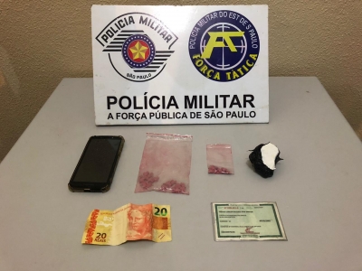 Jovem é preso com ecstasy e cocaína após bater carro em Chavantes 