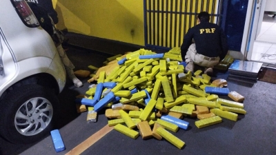 PRF prende homem transportando 400 Kg de maconha em Ourinhos