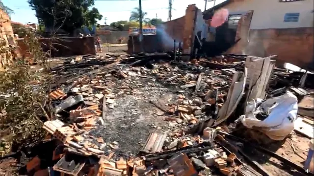 Depois de salvar irmão de incêndio, homem morre carbonizado na região 