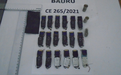 Detentos passam por cirurgia para retirada de 26 minicelulares do estômago em penitenciária da região 