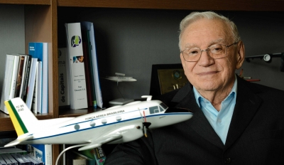 Nascido na região, Ozires Silva, fundador da Embraer, completa 90 anos
