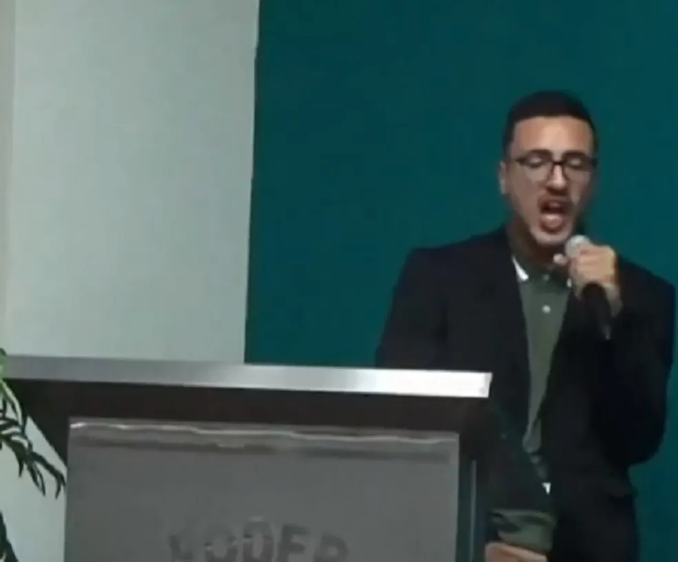 Vereador é cassado por ato considerado obsceno durante sessão da Câmara na região 