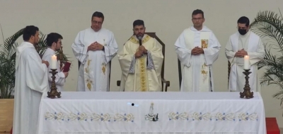 Padre investigado participa de missa e aparece em público pela primeira vez após atropelamento em Santa Cruz do Rio Pardo 