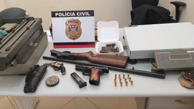 Polícia Civil de Santa Cruz do Rio Pardo prende homem por infração ao Estatuto do Desarmamento