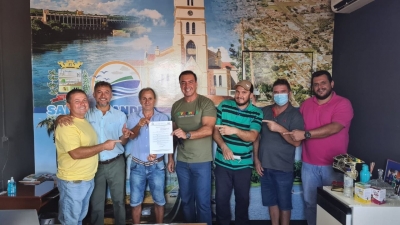 Prefeito de Salto Grande, Mário Rosa, apresenta projetos de reajuste de 15,74% aos servidores e transporte gratuito para alunos de cursos na região 