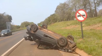 Motorista sofre ferimentos em capotamento em rodovia na região 