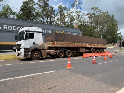 Polícia descobre organização criminosa envolvida com roubos de caminhões e liberta vítimas de cárcere privado na Raposo Tavares 