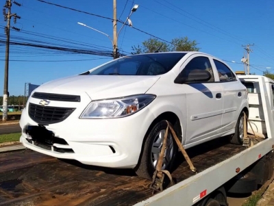 Carro roubado em Cambará é encontrado em Ourinhos com usuários de drogas