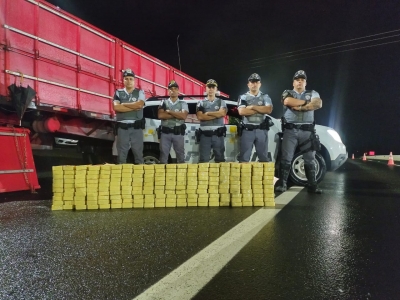 Bolivianos são presos com mais de 200kg de crack em rodovia
