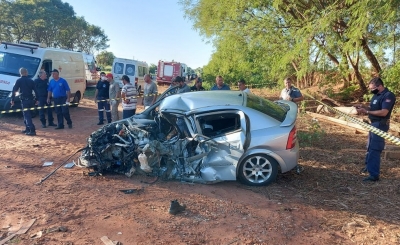 Batida entre carro e caminhão deixa dois feridos em rodovia de Borborema
