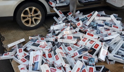 Polícia Rodoviária apreende carro lotado com cigarros contrabandeados na região 