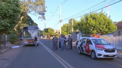 Mulher é morta a tiros dentro de ônibus na região; ex-marido é suspeito