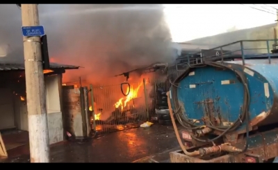 Borracharia pega fogo em Santa Cruz do Rio Pardo 