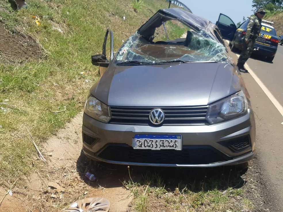 Menina de 3 anos morre após carro em que viajava com a família capotar na BR-369