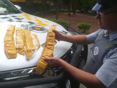 Boliviana grávida é presa com 