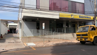 Bandidos podem ter levado mais R$80 milhões de cofre no BB de Ourinhos