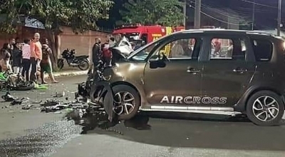 Acidente entre carro e moto deixa duas pessoas feridas na região