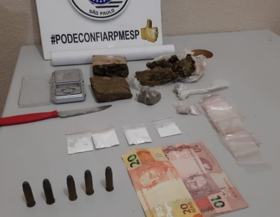 Servente é preso acusado de tráfico e porte irregular de arma de fogo no Jardim Paris em Ourinhos 