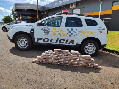 Carro transportando pasta base de cocaína da Bolívia é apreendido na Orlando Quagliato em Ourinhos e três são presos