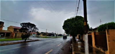 Frente fria provoca chuva na região de Ourinhos e temperatura deve chegar à mínima de 8ºC neste final de semana 
