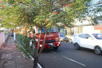 Trabalhadores rurais ficam feridos em acidente com ônibus em Santa Cruz do Rio Pardo