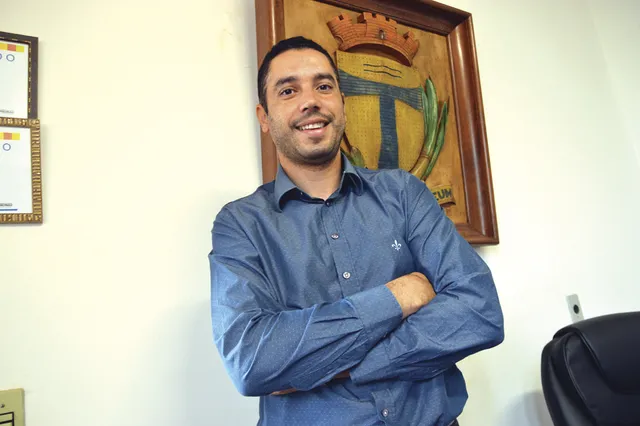 Liminar do TJ suspende aumentos de salários do prefeito, da vice e de secretários em São Pedro do Turvo