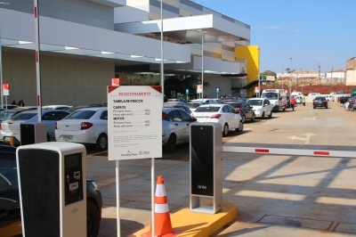 Jovem furta cartão bancário de idoso no paraná, realiza compras em shopping de Ourinhos, mas acaba descoberta pela polícia 