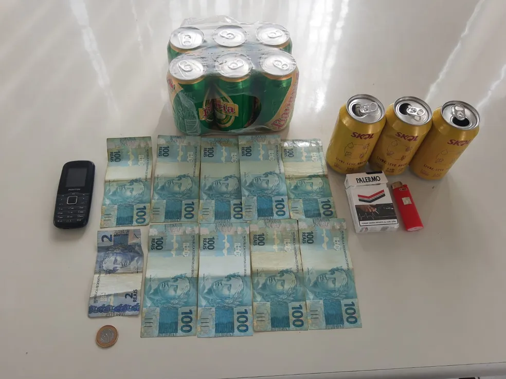 Casal é preso após invadir residência enquanto moradora estava no banheiro e furta dinheiro para comprar cerveja e cigarros na região 