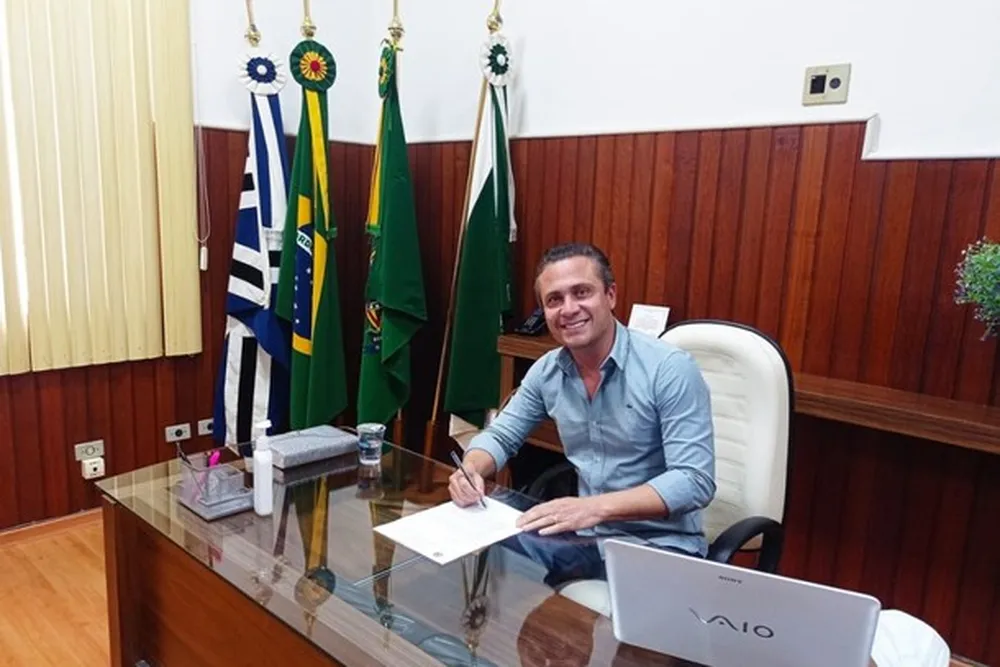 TCE-PR determina devolução de aumento de salário do prefeito de Jacarezinho