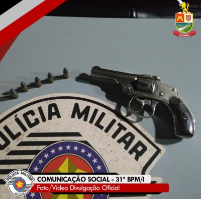Locutor é detido por porte ilegal de arma de fogo em Santa Cruz do Rio Pardo 