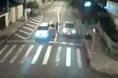 Imagens de tentativa de assalto ocorrida meses atrás em Ourinhos são divulgadas; até agora ninguém foi preso