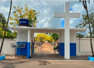 Jovem de 18 anos morre após colidir com motocicleta no muro do cemitério em Timburi