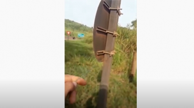 Motociclista faz alerta para a colocação de arames na entrada da Ponte Preta, em Canitar 