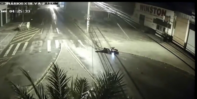 VÍDEO: Motociclista é arrastado por cerca de 45 metros em acidente em Ourinhos 
