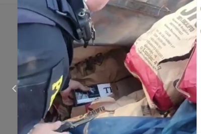 Cigarros contrabandeados que tinham como destino a cidade de Ourinhos são apreendidos em Andirá no Paraná 