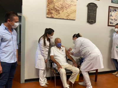 Jacarezinho no Paraná já iniciou a vacinação contra a Covid-19 nesta terça-feira, 19