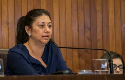 Câmara de Marília não arquiva e mantém CP que pode cassar vereadora por polêmica da carteirada 