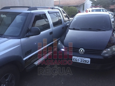 Após perseguição e colisões com veículos, acusados de tráfico são presos no Condômino Moradas em Ourinhos   