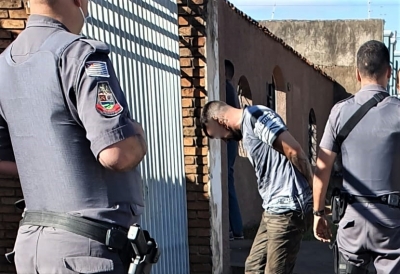 Homem e adolescente de 17 anos são flagrados com drogas no Flamboyant em Ourinhos 