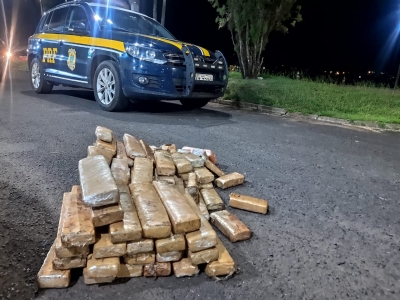 PRF apreende veículos com 117 tabletes de maconha em Ourinhos