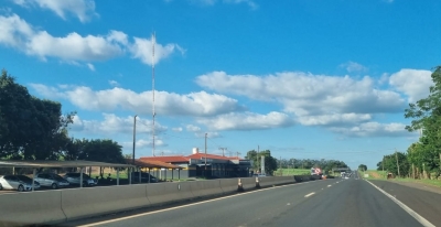 Idoso de 70 anos fica ferido em grave acidente em rodovia de Ourinhos