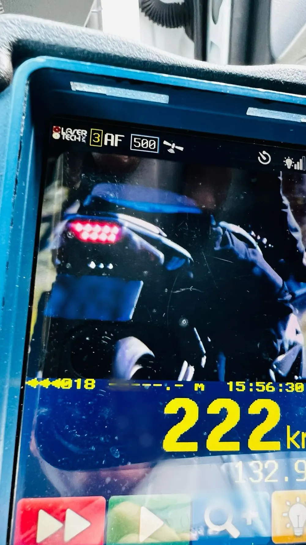 Polícia Rodoviária flagra motociclista a 222 km/h em rodovia na região
